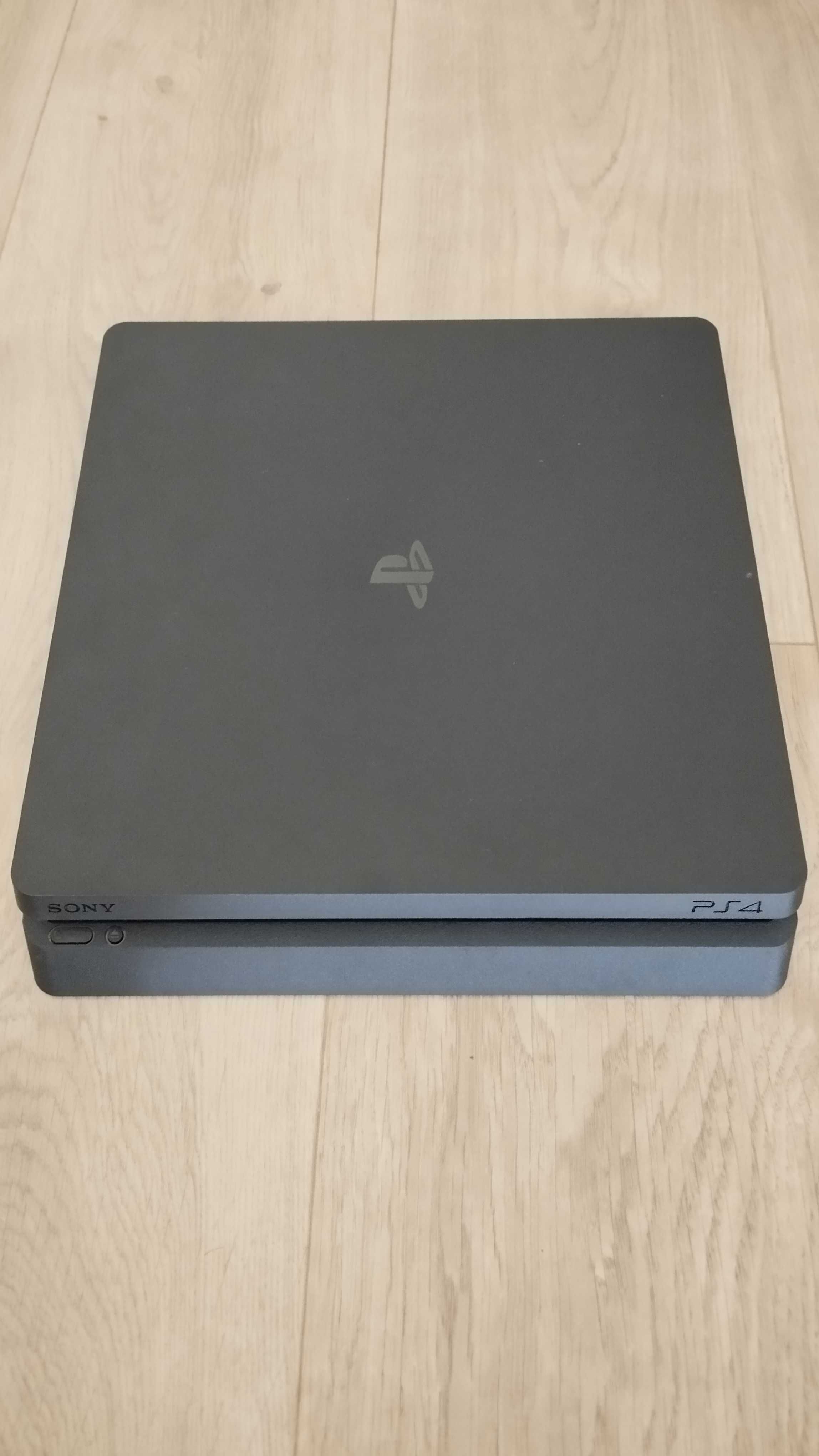 PlayStation 4 Slim 500GB + Base Multifunções
