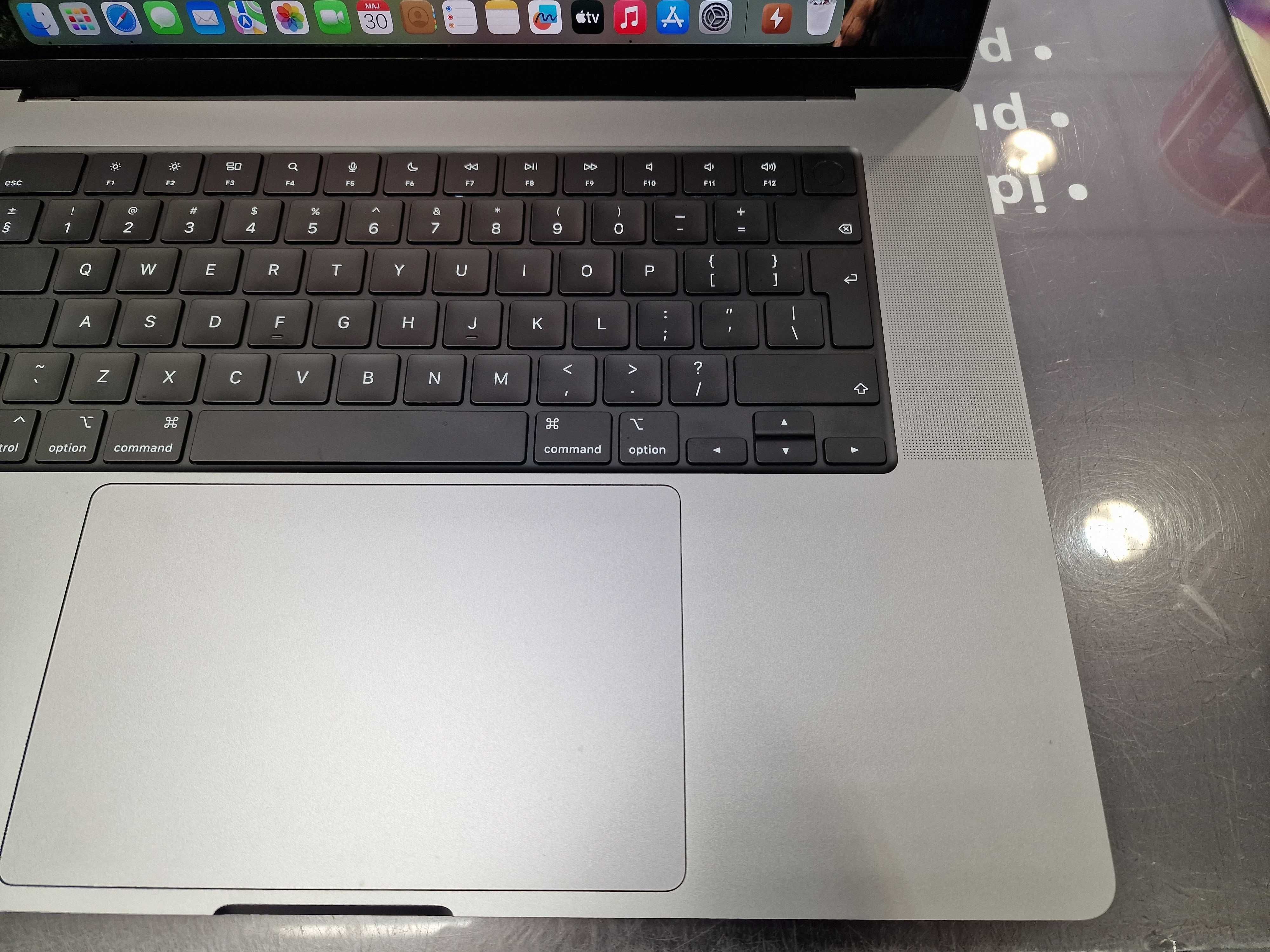 Macbook PRO 16 2021/ M1 PRO/ 16GB/ 500GB/ 9 cykli/ Grade A/ 3456x2234
