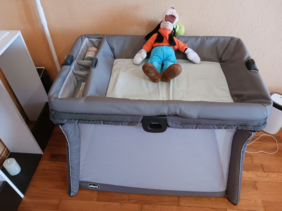 Продам машины пеленгатор и кровать чико