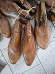 Formas de sapatos antigas em madeira