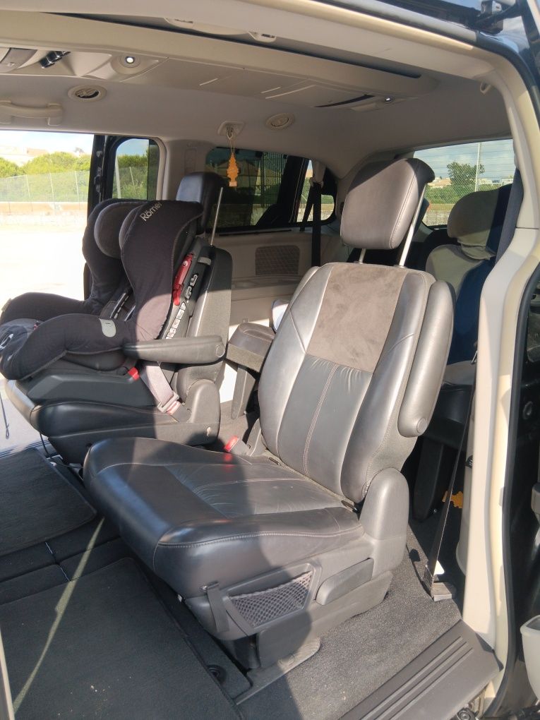 Chrysler Grand Voyager 2010 poucos km