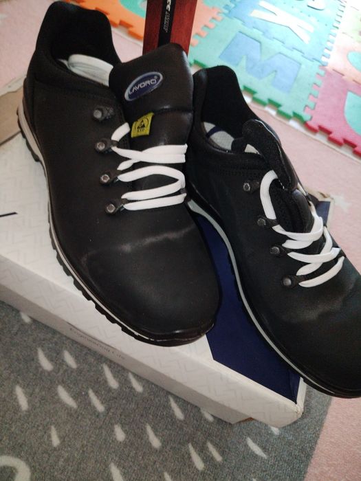 Sapatos novos trabalho