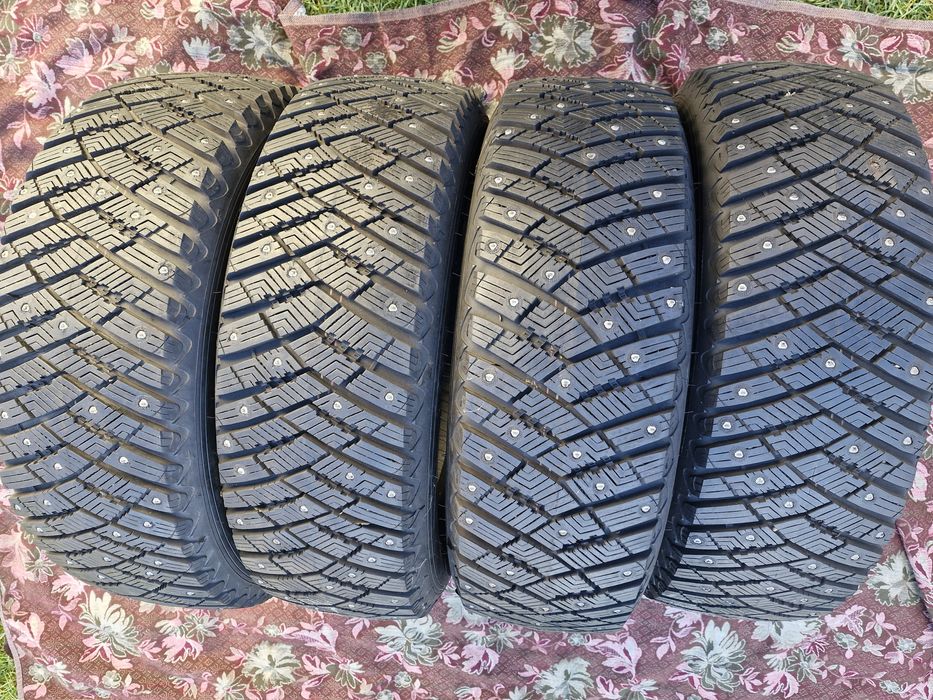 Шини 215/65r17 Goodyear