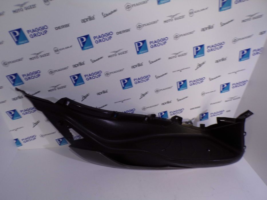 Podłoga prawa i lewa Stopnica Stopień Piaggio Medley 125/150cc komplet