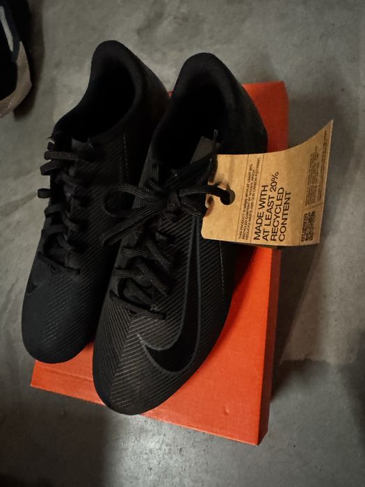 Chuteiras nike novas