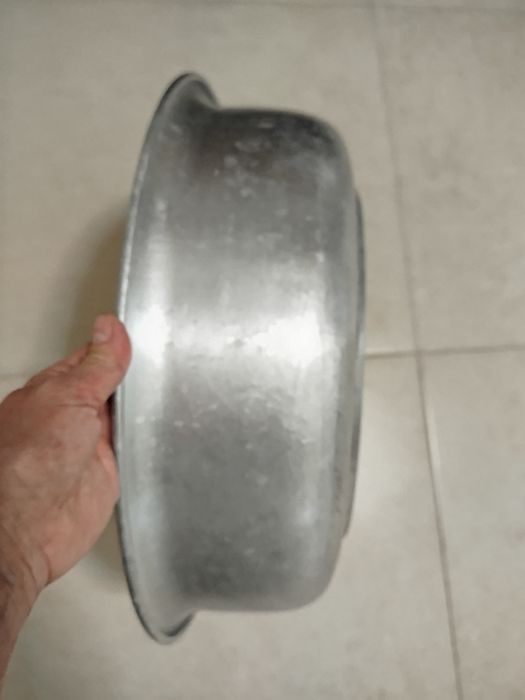 Миска алюминиевая б/у