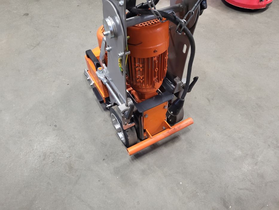 Skrobak podłogowy Husqvarna BS75 zrywarka podłogowa Blastrac 230V