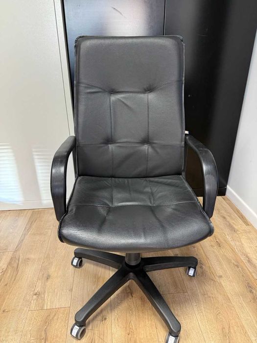 Fotel biurowy w bardzo dobrym stanie