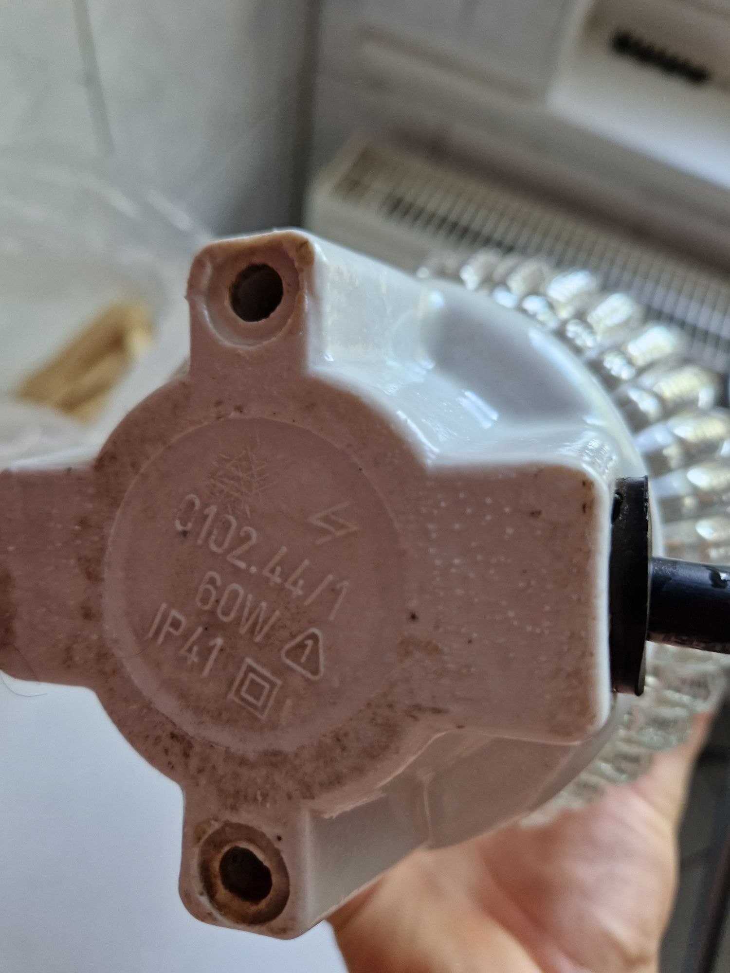 lampa loft . stara lampa klosz . puszka bakelitowa . bakelit