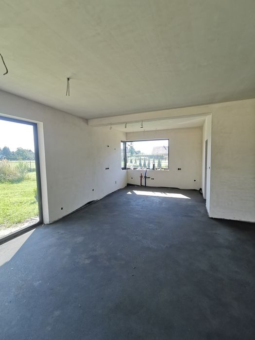 Solidne tynki i wylewki maszynowe/Ocieplanie pianą poliuretanową