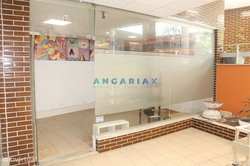 ANG1393 - Loja para Venda em Marinha Grande