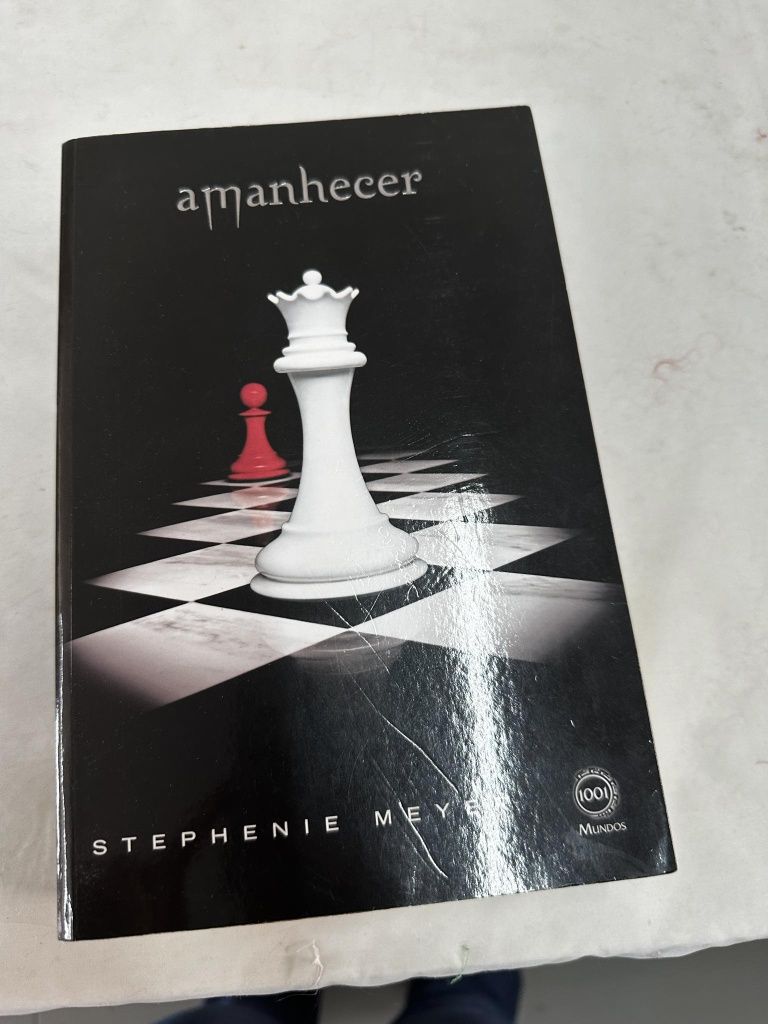 Amanhecer livro 4