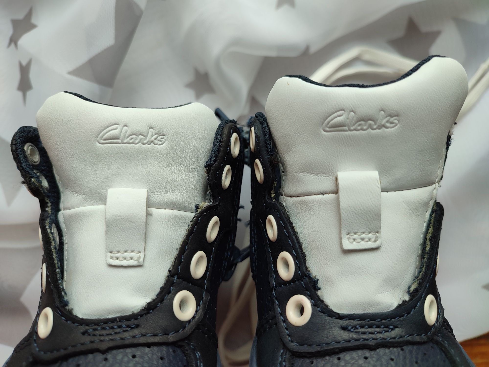 Botki półbuty buciki trampki demisezon skórzane Clarks kolor