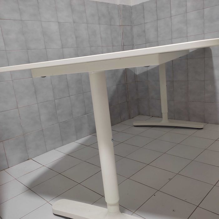 Secretária escritório/gabinete/consultório