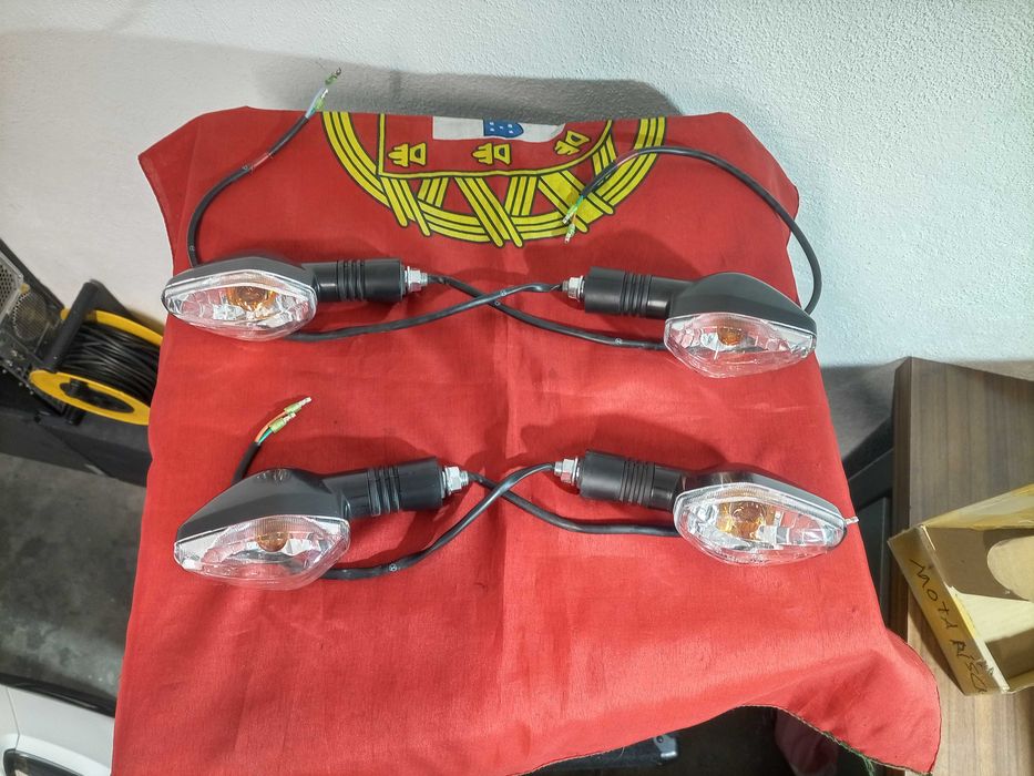Piscas Honda cb125f  originais Novo