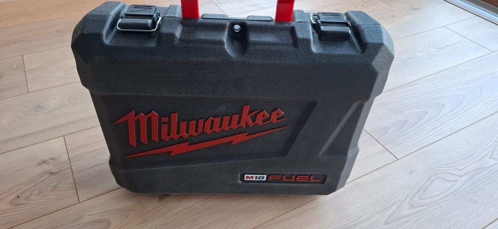 Skrzynka milwaukee