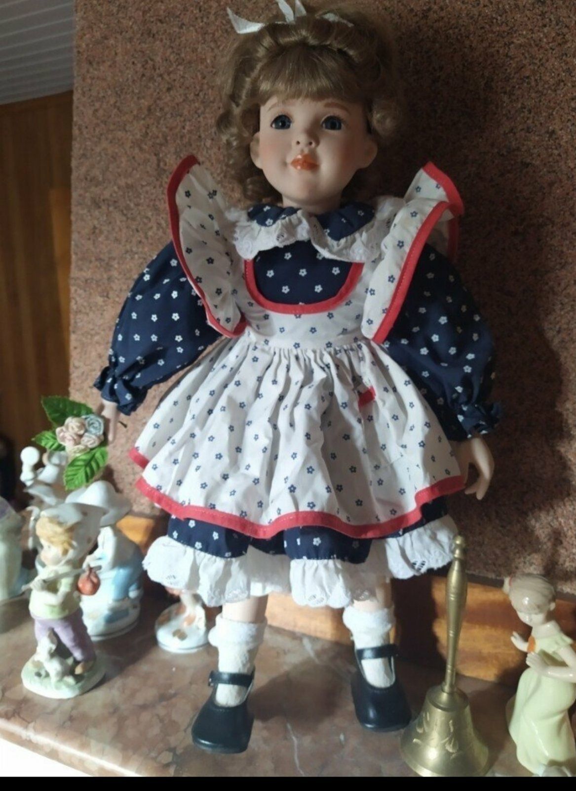 Фарфоровая кукла,42см
