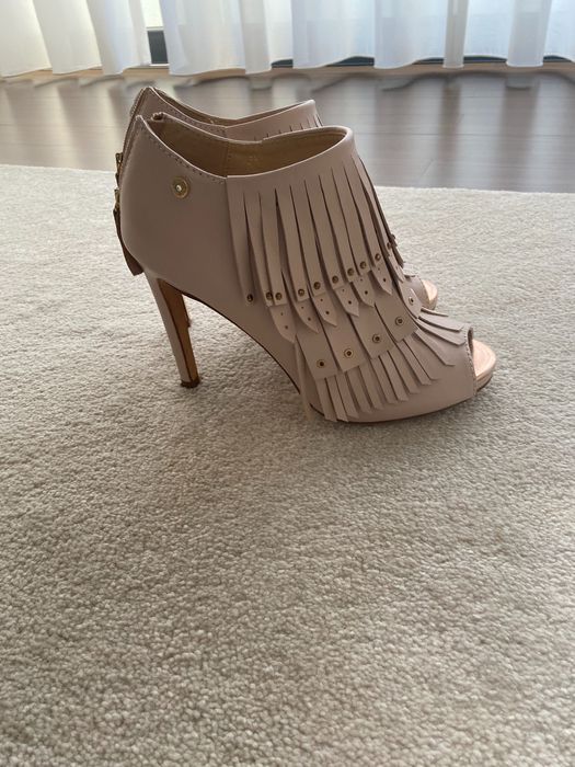Sapatos marca No Studio rosa