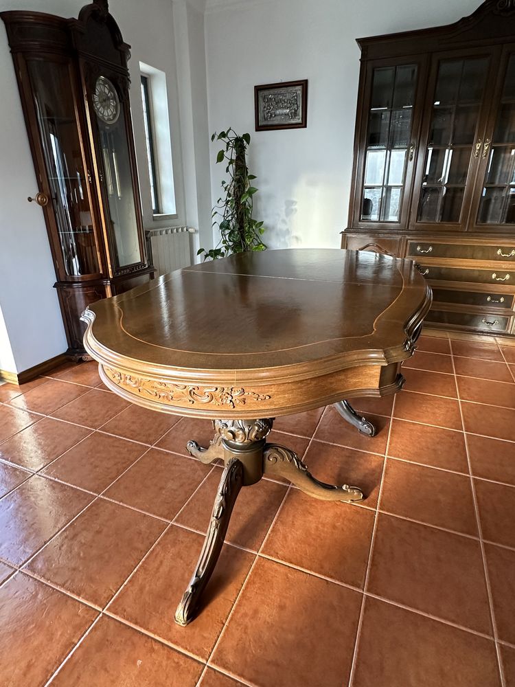 Conjunto Mesa + Cadeiras em Nogueira e Pele