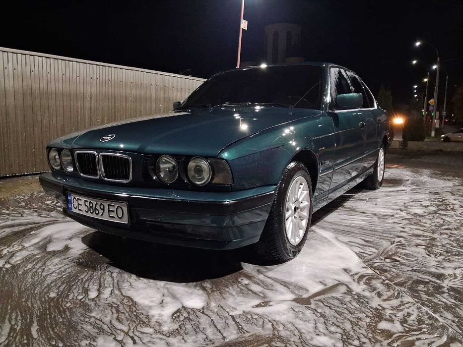 E34 BMW на повному ходу, дизель