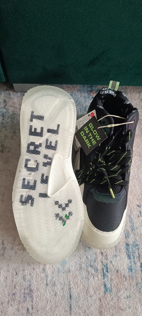 Buty Zara rozmiar 37 świecące w ciemności sneakersy