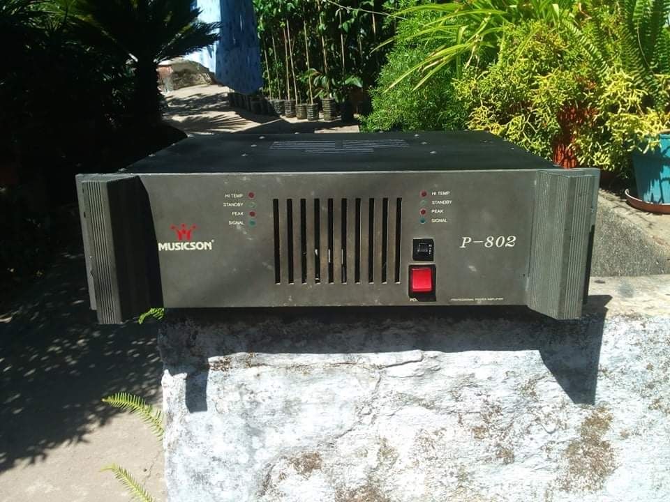 Amplificadores Musicson a precisar de reparação