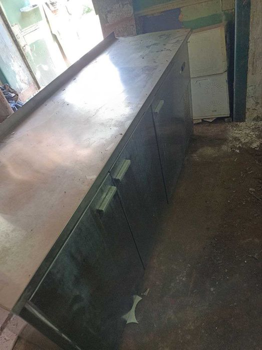 Холодильний стіл 3х дверний з нержавійки для кафе ресторана бара