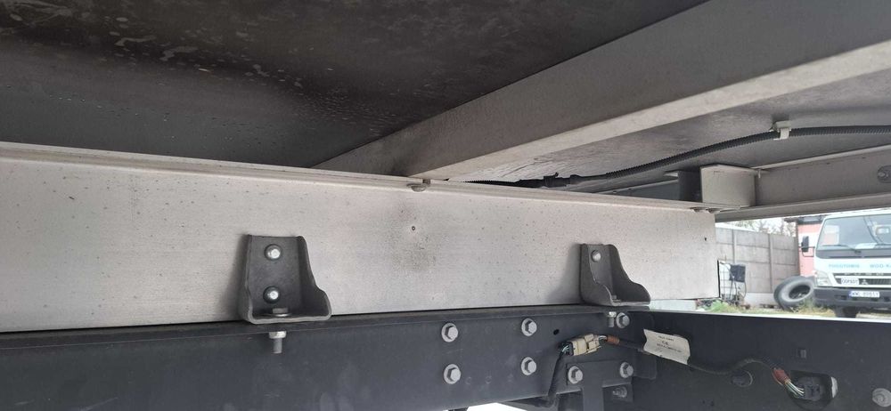 Zabudowa dostawczaka / furgonetki / busa (skrzynia z plandeką)