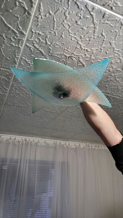 Люстра як нова, освітлення кімнати