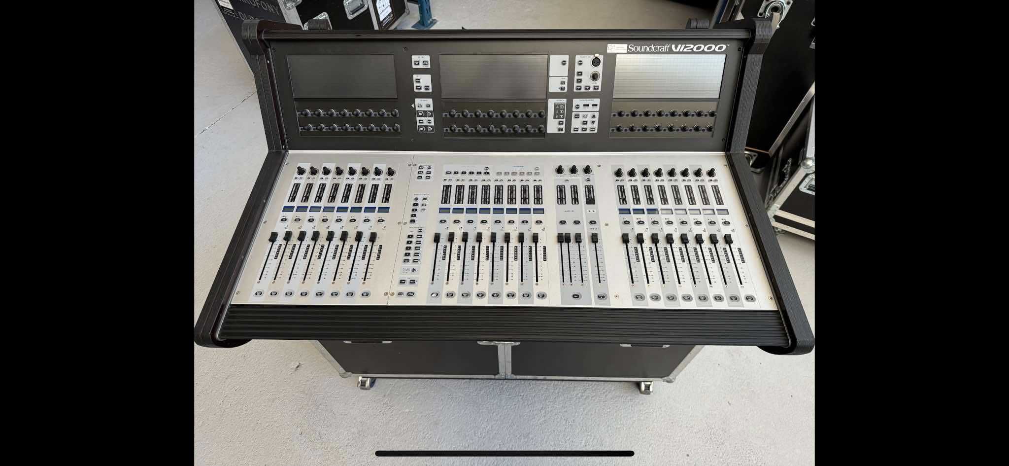 Mikser cyfrowy Soundcraft Vi2000 + Compact stagebox + flipcase