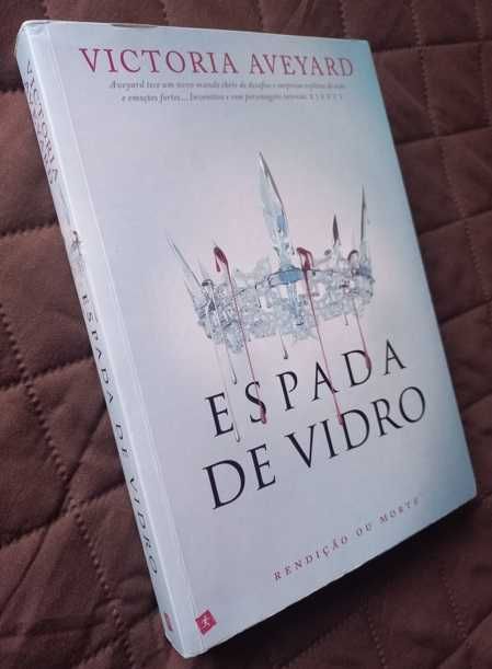 Espada de Vidro - Victoria Aveyard (Saga Rainha Vermelha 2)