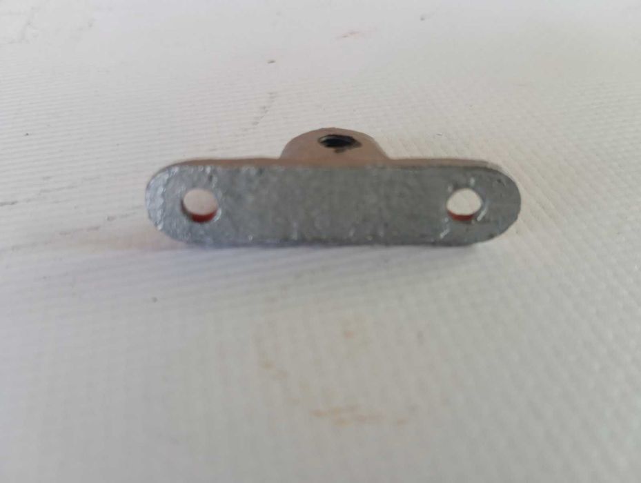 Кронштейни, кріплення для направляючих шторок, мінікарнізи.