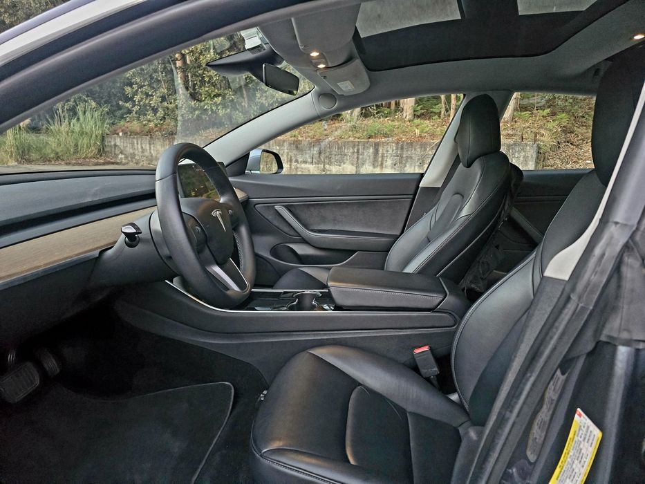 Tesla model 3 SR