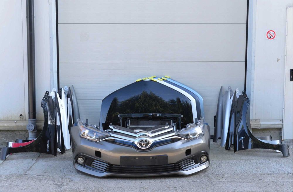 Бампер передній з розборки Toyota Auris II інші запчастини Тойота шрот