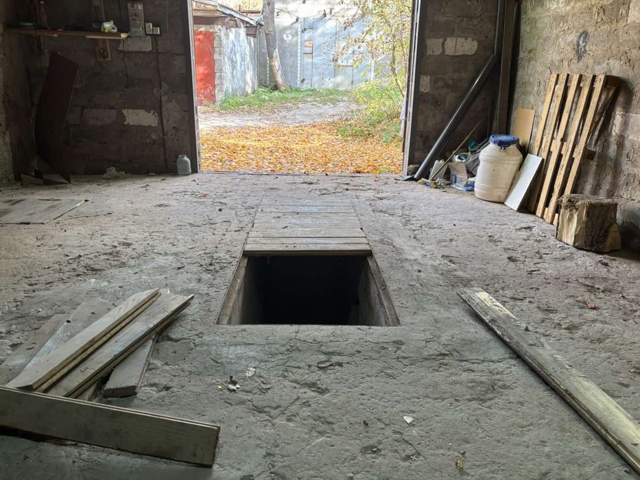 Продам гараж смт Заречное