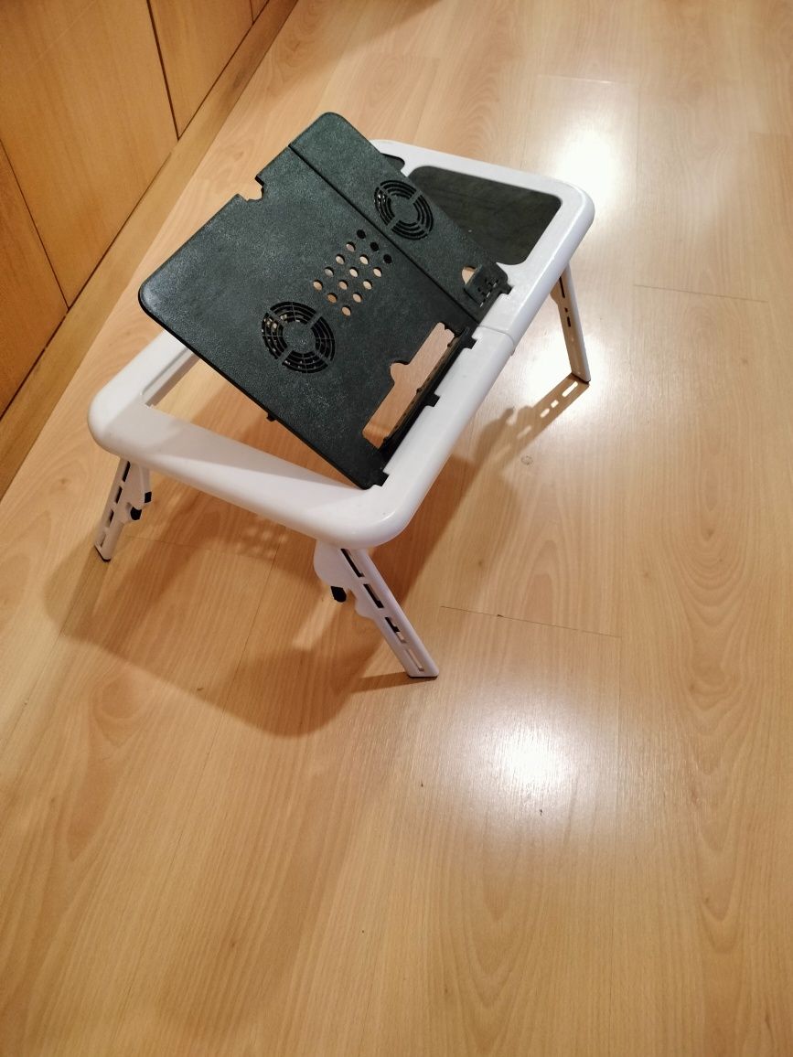 Vendo mesa multifunções para Portátil praticamente nova