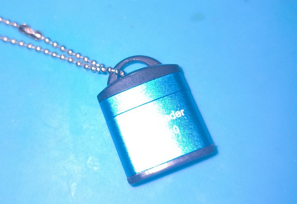 Продам карт рідер с флешкой sd на 64гб