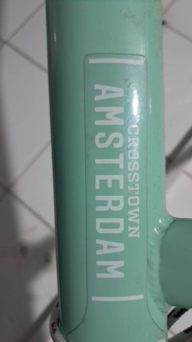 bicicleta verde de água