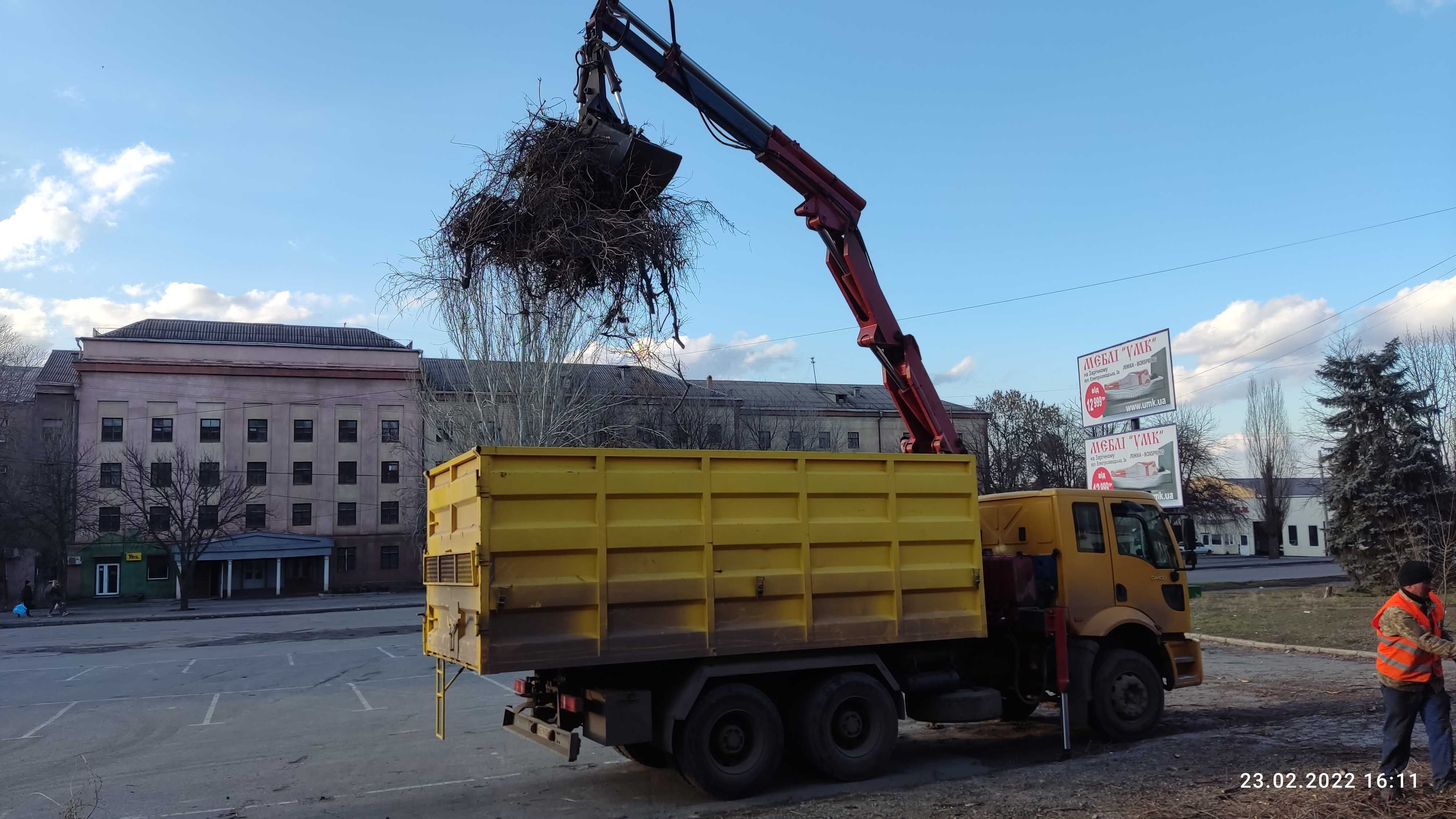 Маніпулятор - самоскид 20т, 30м3 с грейферним ковшом в м. Кривий Ріг