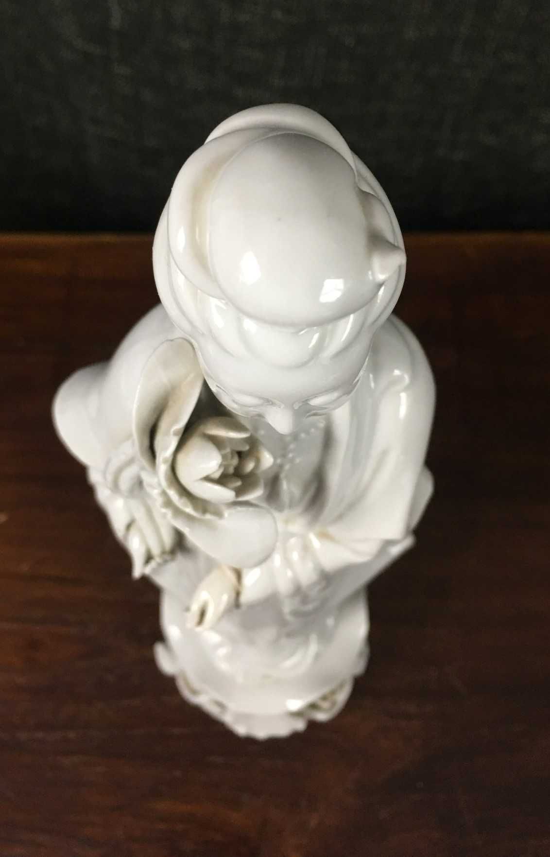 Deusa Guanyin em porcelana branca da China