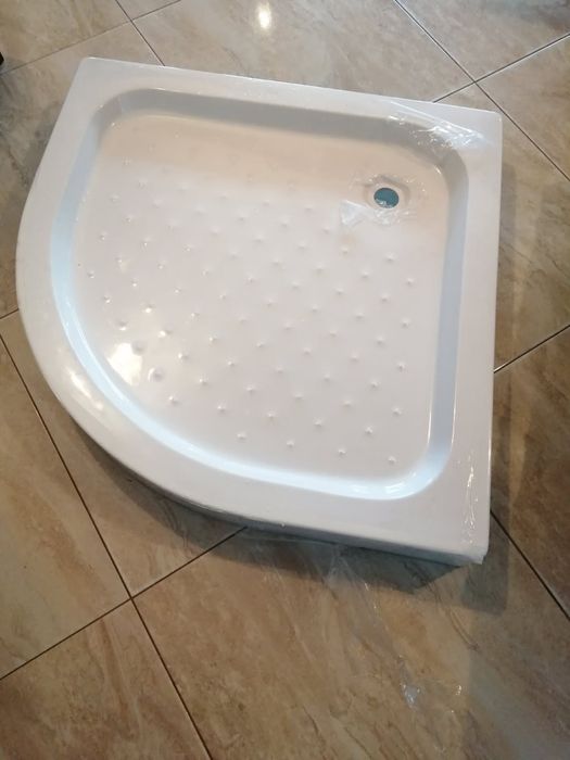 Nowy Brodzik 90x90 półokrągły