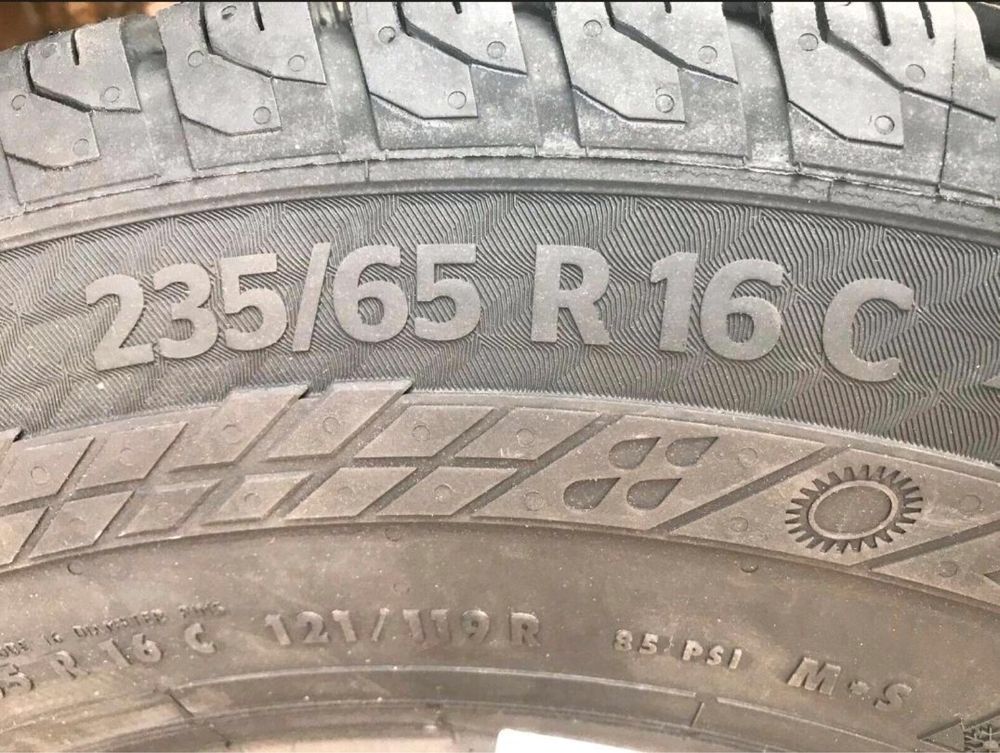 235/65 R16C 121/119 Continental VanContact 10PR Extra Load Sprinter