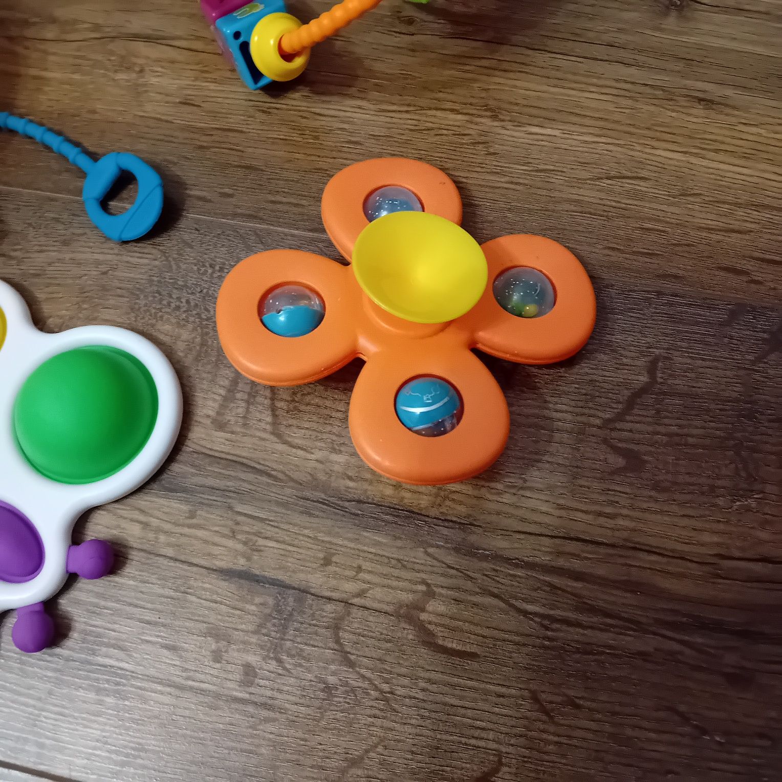 Zestaw Grzechotek sensoryczna  swinka przeciąganie gryzak Montessori