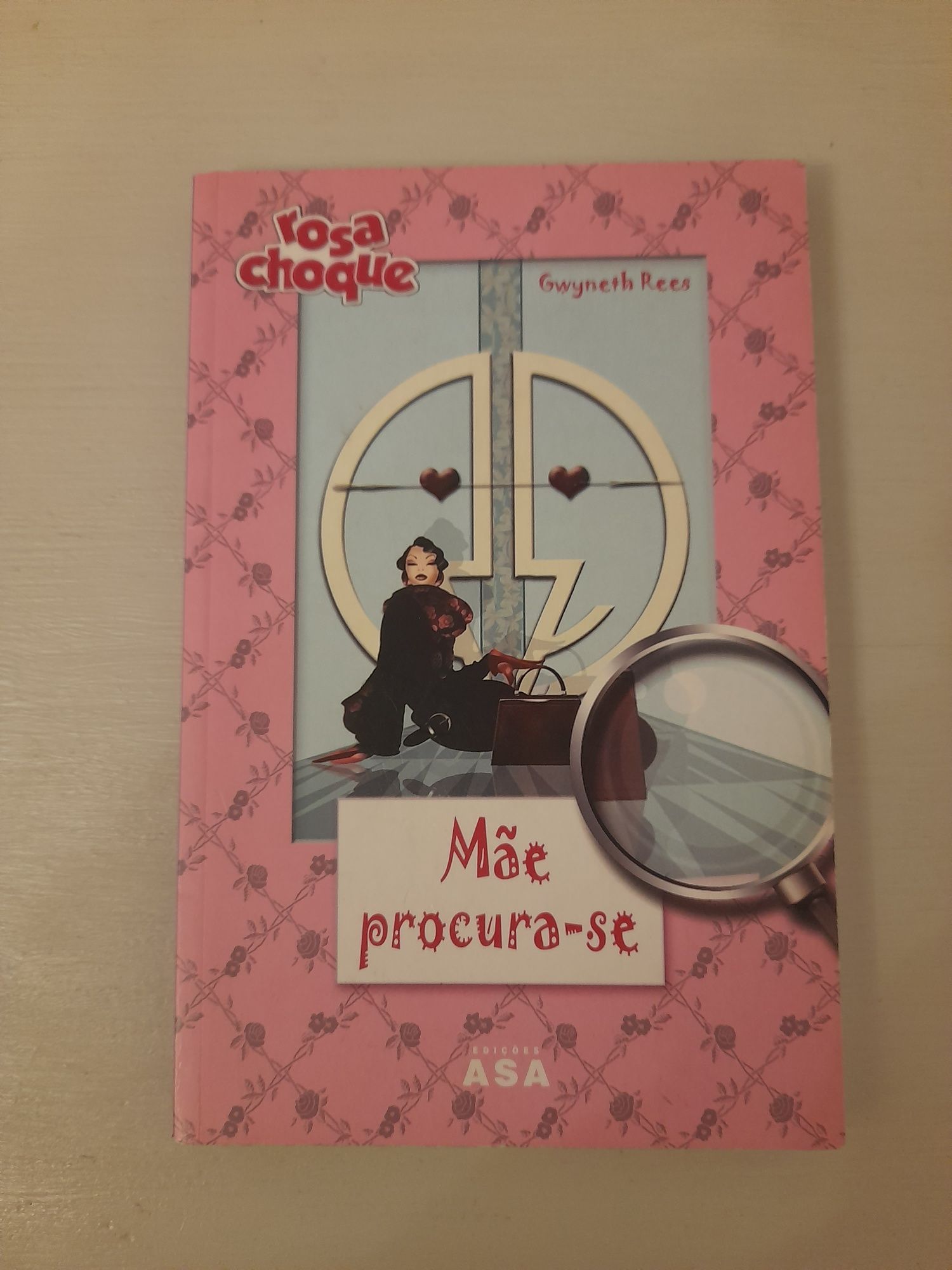 Livro 'Mãe procura-se"