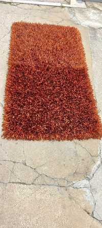 Carpete castanho laranja