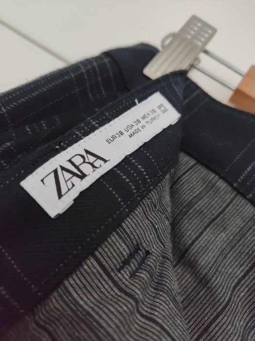 Męskie materiałowe spodnie w kratę, Zara, r. 38