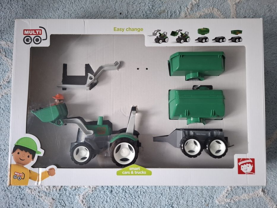 Zestaw traktor, cysterna, wywrotka, koparka, widlak