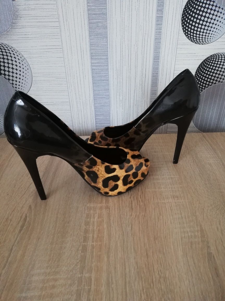 Nowe szpilki Guess, buty na obcasie Guess, szpilki panterkowe, r. 37