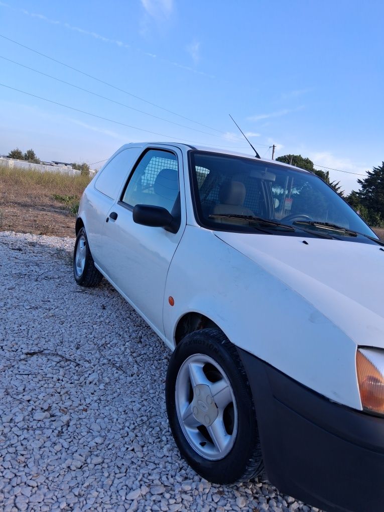 Ford fiesta comercial