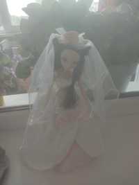 Кукла в свадебном платьи